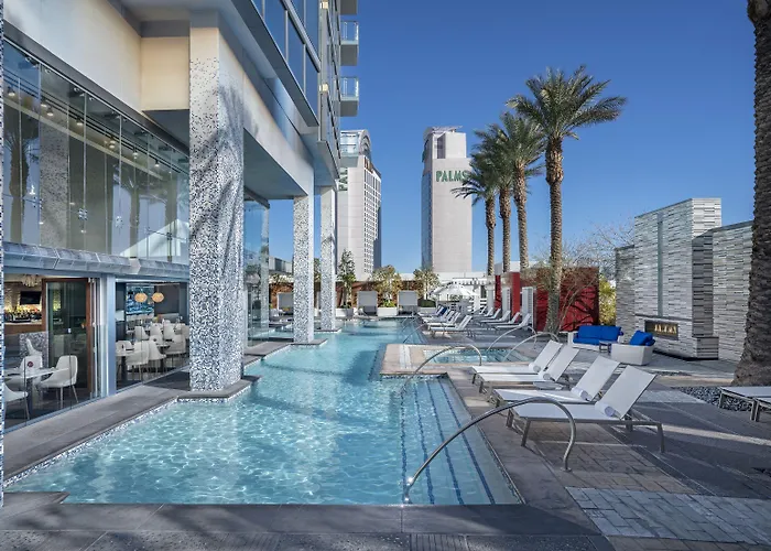 Palms Place And SpaSpa Hotel